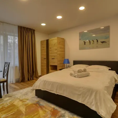 2 Hidden Gems - U Need - By Uni88 Bukurešť